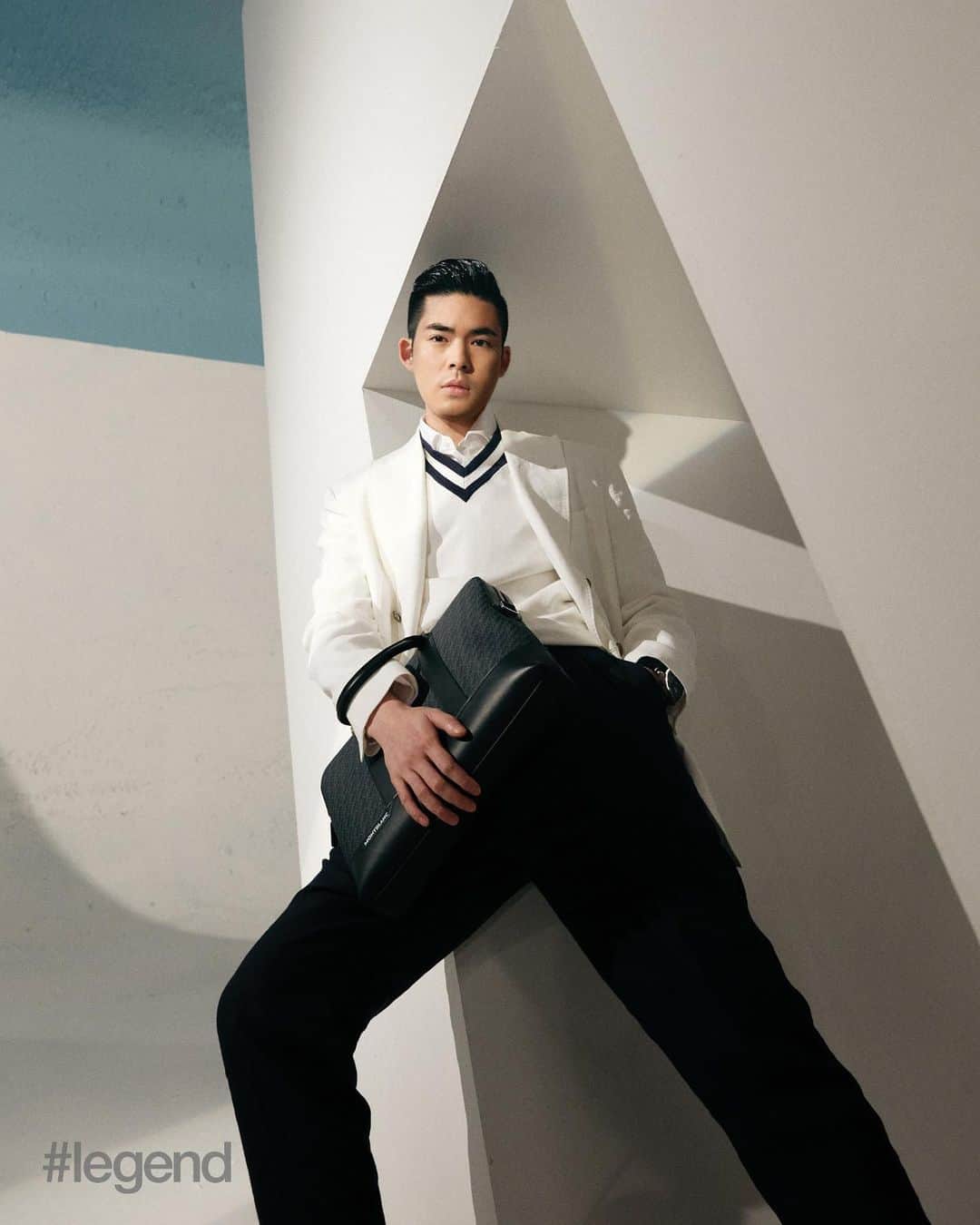Christoffer Chengのインスタグラム：「Super super happy to be on the Feb 21 fashion cover of @hashtag_legend !!!! An interview with me and @cceciliayeung on our journeys to become jugglers between two professions, check out the link in bio on #legend if you’d like to see the full story 🤩🤩🤩🤩  @hashtag_legend #whatmovesyoumakesyou  #montblancmgram #MontblancHK @montblanc」