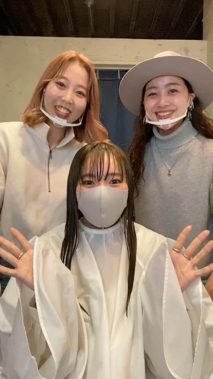 かほこ。のインスタグラム：「カットの様子やヘアケア等のQ&A💇🏻‍♀️」
