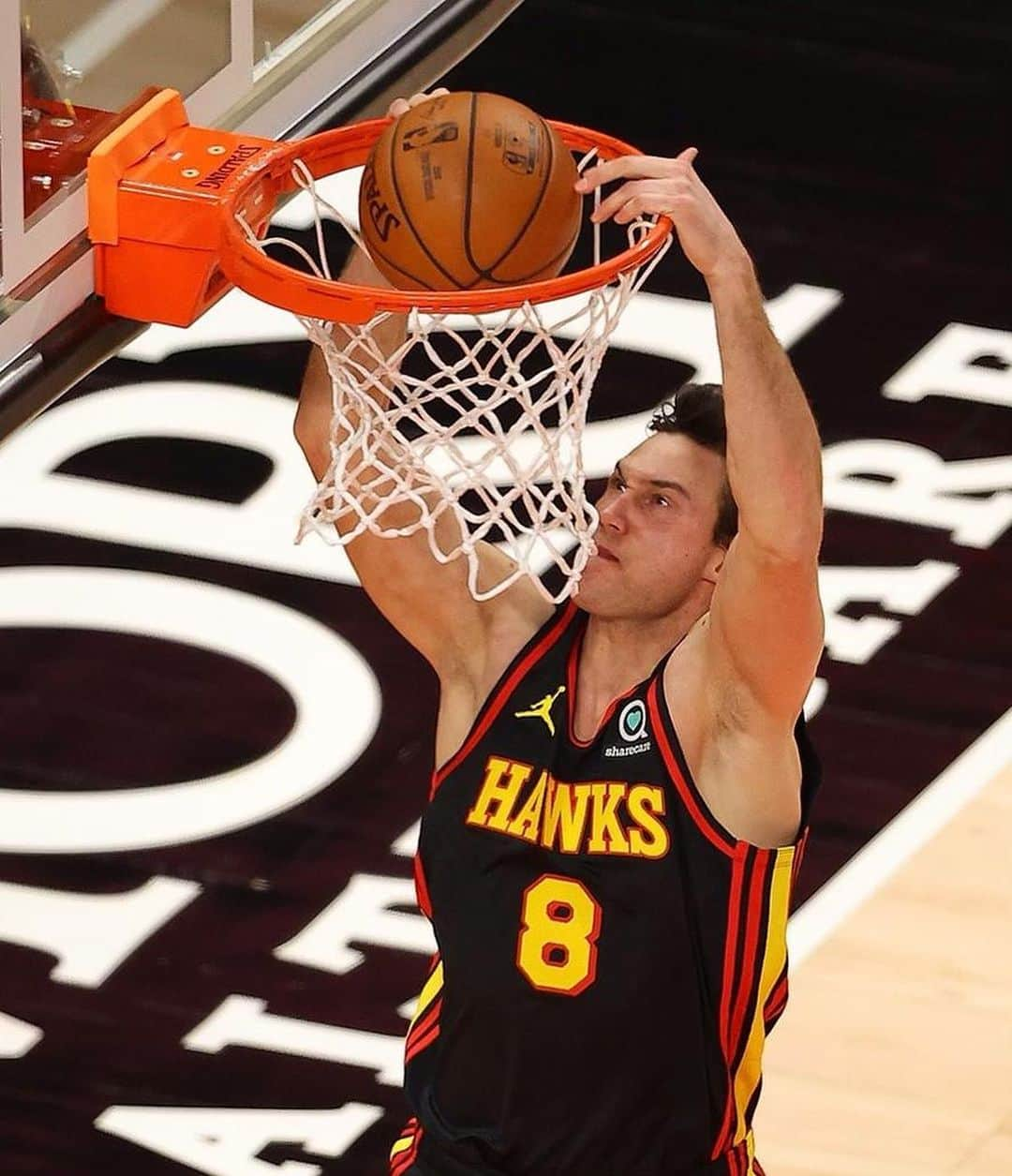 ダニーロ・ガリナリのインスタグラム：「🏡 Back at home, catching the win! #TrueToAtlanta」