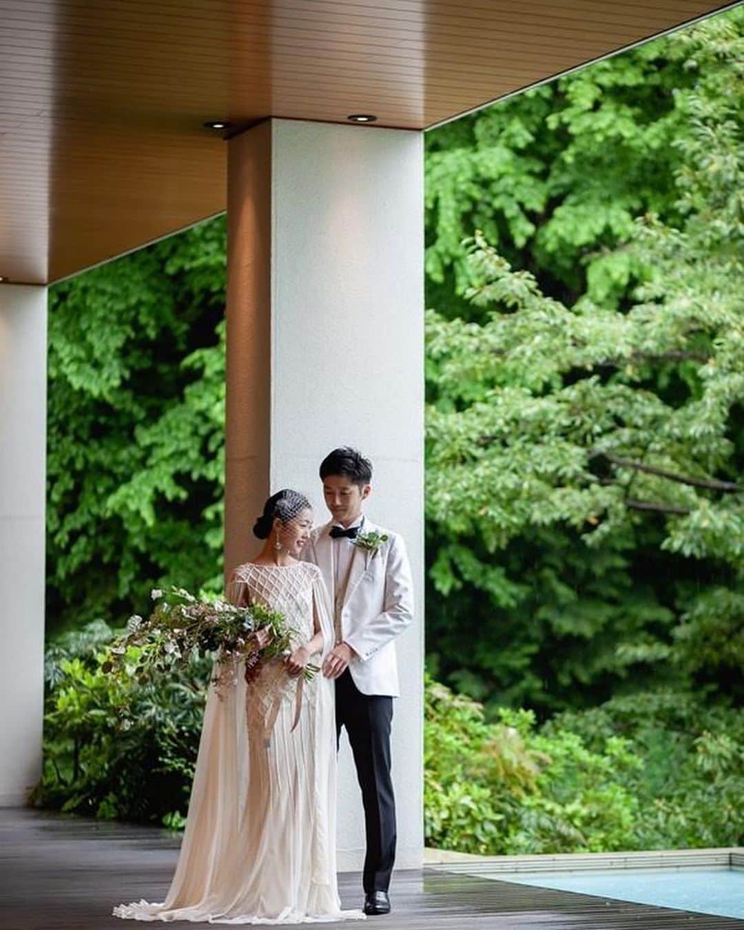 NOVARESE Dress Officialのグルメインスタ