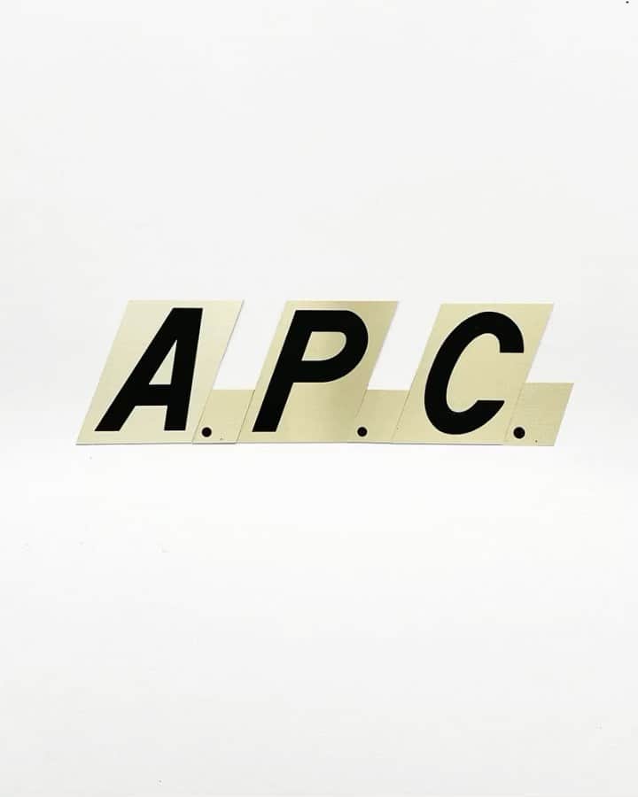 アーペーセーのインスタグラム：「Artist Sho Shibuya created visuals for A.P.C.   He finds beauty in ordinary mundane things. He bought some door sign stickers from a hardware store in his neighborhood. These stickers are ubiquitous on apartment doors and store windows all over New York City.  Artist : @shoshibuya  Creative direction : @suzannekoller   #APC #ShoShibuya」