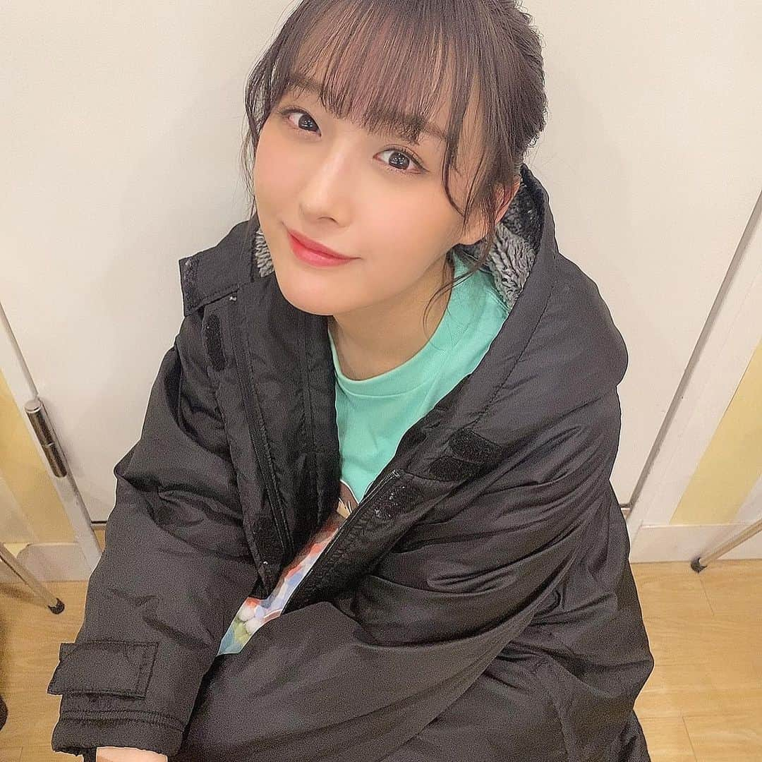 鎌田菜月さんのインスタグラム写真 - (鎌田菜月Instagram)「楽屋。 #過去pic #ponytail #benchcoat」2月22日 22時25分 - nacky_k829