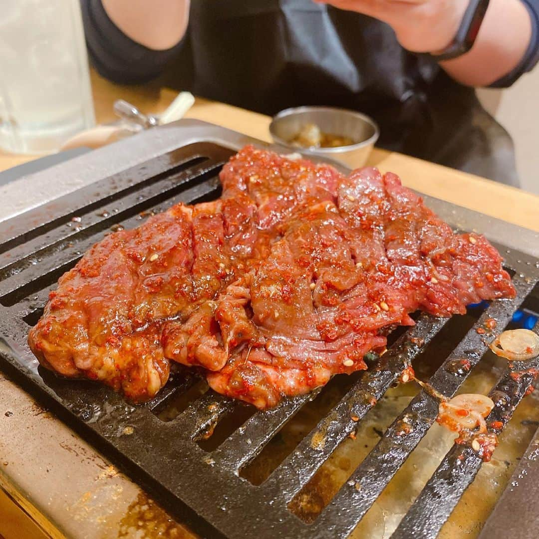 金巻ともこのインスタグラム：「久しぶりのにく #焼肉ふたご #焼肉 #おそとごはん金巻」