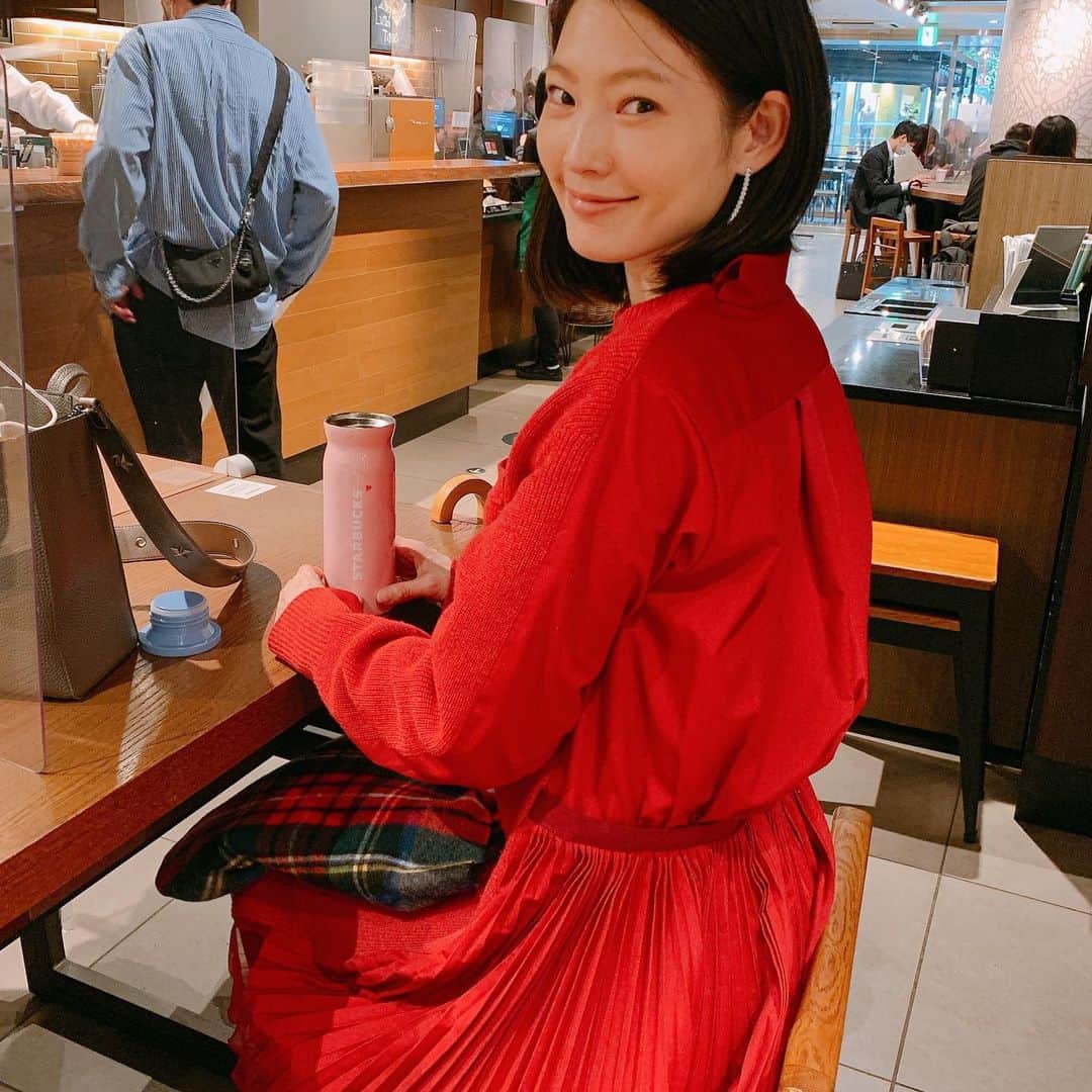 森貴美子さんのインスタグラム写真 - (森貴美子Instagram)「この日の私服は @sacaiofficial です✨ ずっと大切にしながら、毎年着ている服です。 ・ #sacai #サカイ #사카이」2月22日 22時29分 - morikimi_morikimi