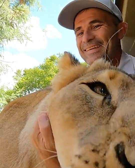 Kevin Richardson LionWhisperer のインスタグラム