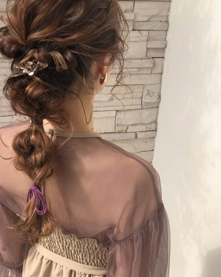 のインスタグラム：「* *  hair  arrange 🤎  やっぱり、すき  #アレンジ #ヘアアレンジ #編み下ろし #浜松 #半田山 #ココロヘアー #arrange  #cocolohair」