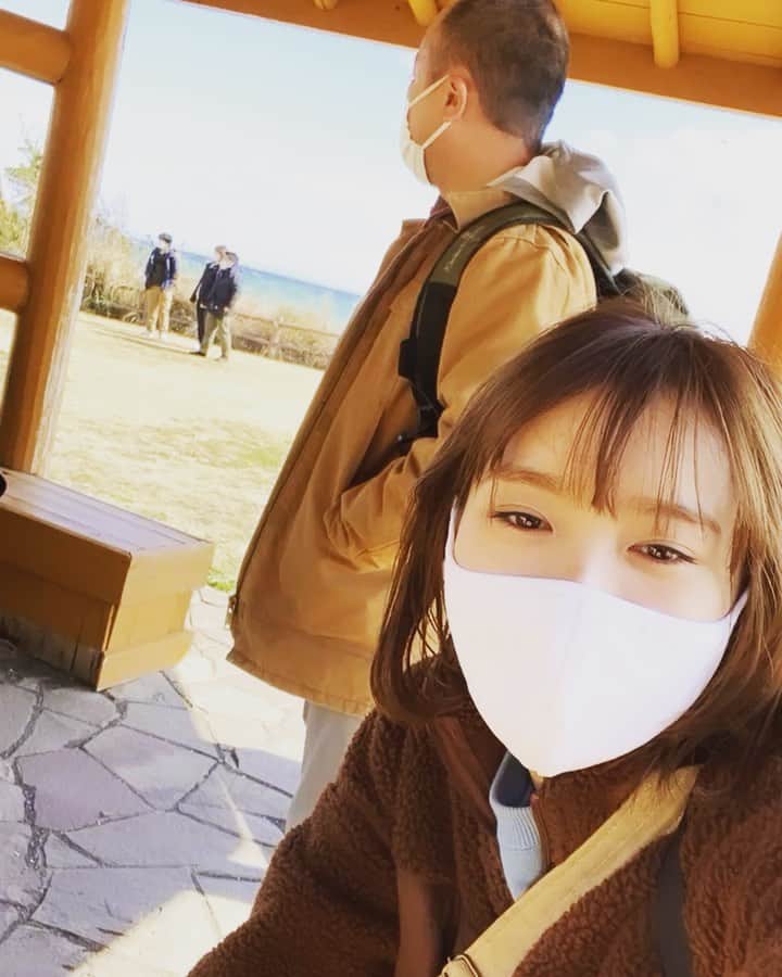 飯豊まりえのインスタグラム：「甲本と佳奈恵 6話はかなりバチバチ関係😂 @kimiseka_ntv  @makisupo   #単独行動禁止 #不仲説撤回」