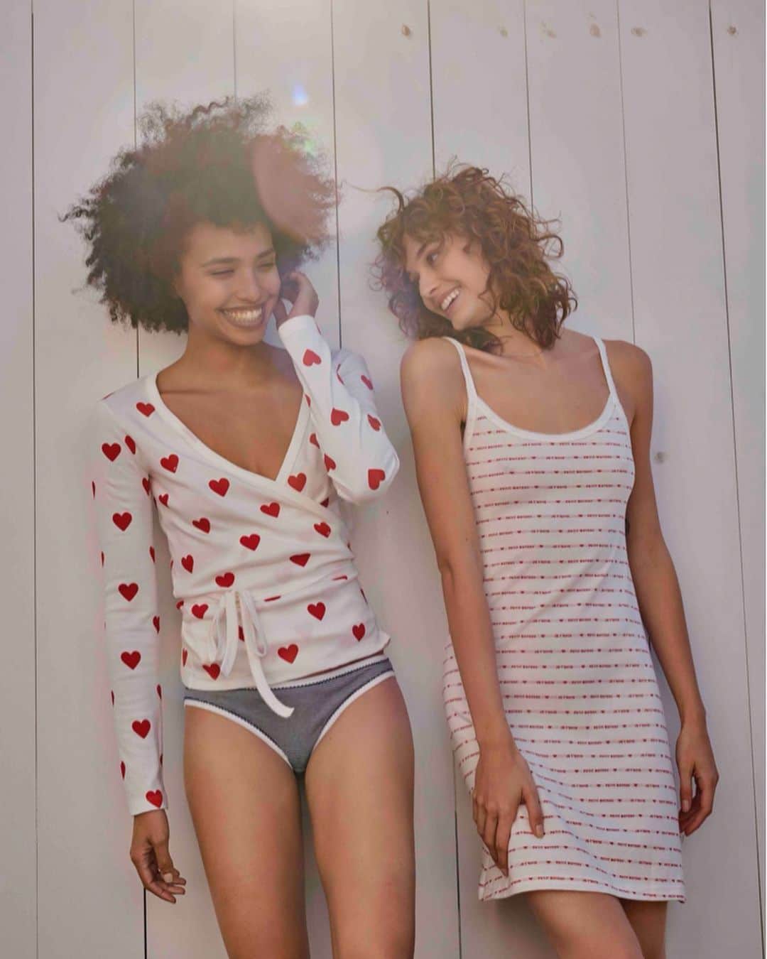 VOGUE GIRL JAPANさんのインスタグラム写真 - (VOGUE GIRL JAPANInstagram)「家で過ごす時間をさらに楽しくしてくれそうなパジャマやインナーの新作が「プチバトー」から登場💞 人気のハート柄プリントをはじめ、1900年代のリバイバル柄まで、胸が高鳴るデザインが続々！ぜひチェックして👀  #petitbateau #voguegiri」2月22日 22時58分 - voguegirljapan
