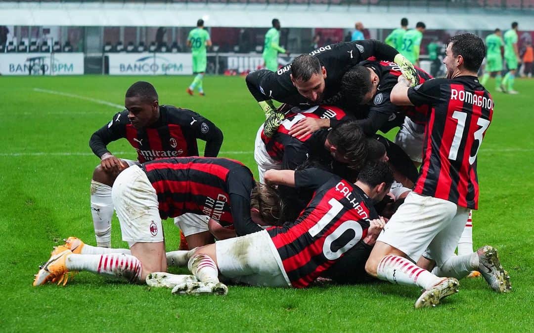 ジャンルイジ・ドンナルンマのインスタグラム：「Sappiamo chi siamo e dove vogliamo arrivare. Tutti insieme, come sempre! Forza Milan 🔴⚫️」