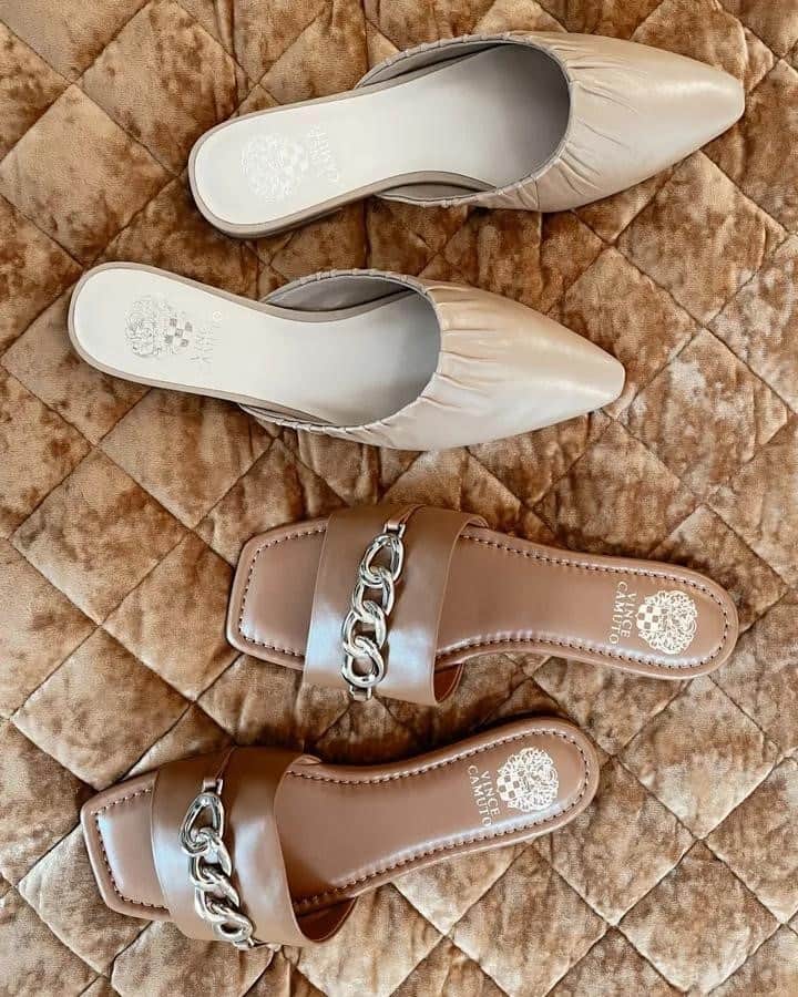 ヴィンスカムートさんのインスタグラム写真 - (ヴィンスカムートInstagram)「New spring drop: shoes, shoes, shoes! Tap to shop the Pressen Ruched Mule and the Sanoral Chain-Detail Slide. #vincecamuto #springshoes」2月22日 23時00分 - vincecamuto