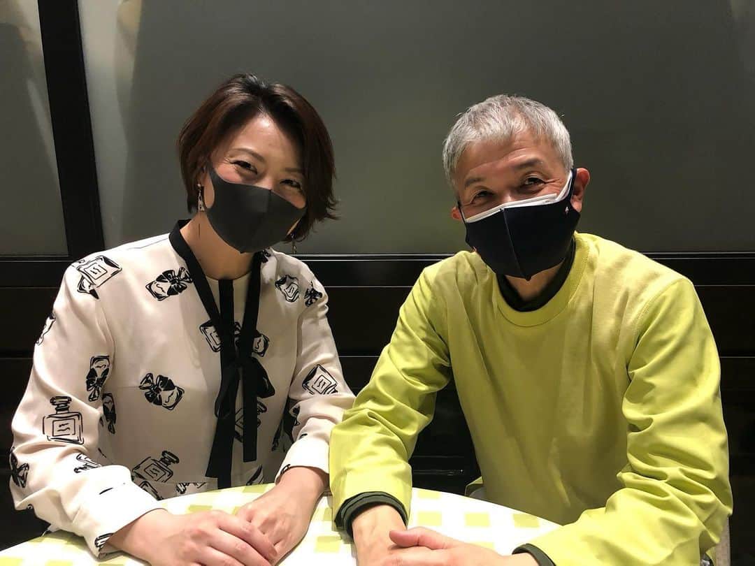 雅原慶さんのインスタグラム写真 - (雅原慶Instagram)「今日は塩田先生ととある打ち合わせ。  初めましてでしたが、ためになるお話や面白いお話をたくさん聞けて楽しい時間でした。 同じ兵庫県出身で話も盛り上がりました😁  来月のMUSICAL SHOWBOXでもご一緒させていただくので今からとっても楽しみです♪  #塩田明弘 さん #同郷  ※撮影時のみマスクはずしました」2月22日 23時05分 - kei_miyahara