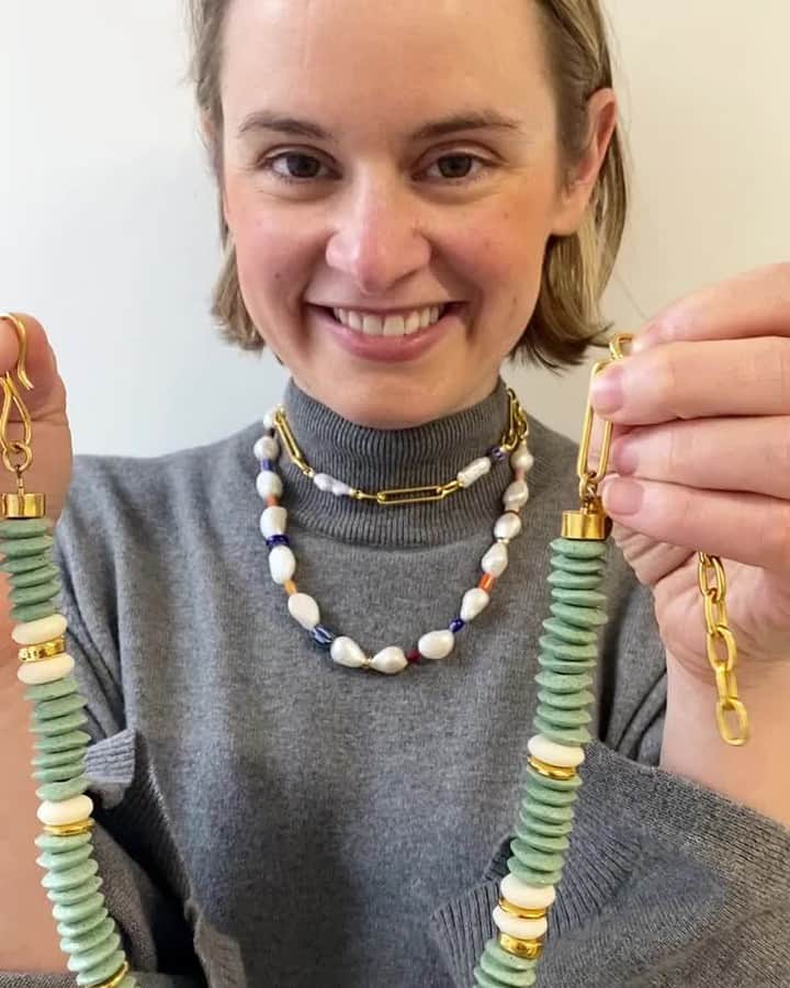 リジー フォルトゥナートのインスタグラム：「This past summer, one of my favorite customers emailed me requesting a small chain to extend one of her Laguna Necklaces 👉 she subsequently sent me a fabulous picture of her wearing multiple Lagunas (she has a fab collection!) layered at different lengths and it got us thinking 💭 Fast forward &  we’ve introduced extender chains so you too can get creative and play with your pieces at varying lengths and with different necklines 🔄 You can even use two extenders to make something really long! We can’t wait to see what you do 🧿 #lizziefortunato」