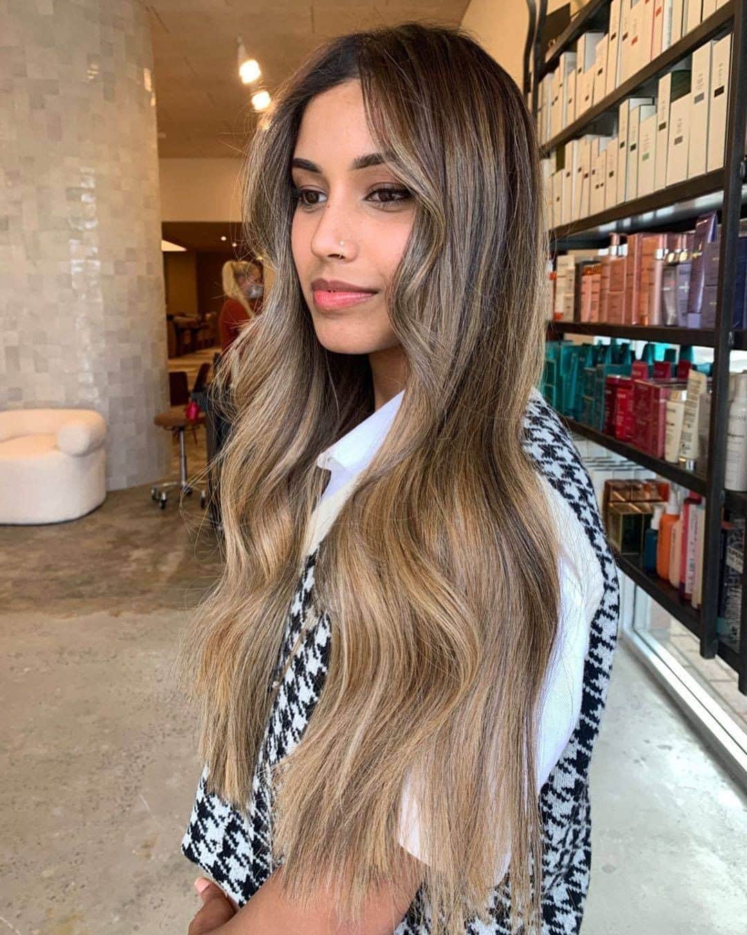 ghd hairさんのインスタグラム写真 - (ghd hairInstagram)「Longer, thicker locks got us feeling some type of way 👀🥰 We love these tresses by @erin_allurethesalon 💘  #ghd #ghdhairpro #hairgoals #hairenvy #hairstyling #hairenvy #longhair」2月22日 23時30分 - ghdhair