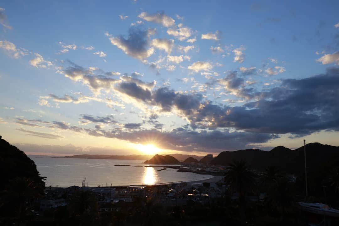 松坂南さんのインスタグラム写真 - (松坂南Instagram)「こちらも #撮影中オフショット  #lovetheearth  #lovethesky☁️  #千葉」2月22日 23時21分 - minami_matsuzaka