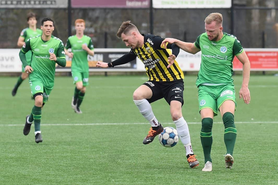 フィテッセさんのインスタグラム写真 - (フィテッセInstagram)「De reserves van Vitesse, aangevuld met enkele spelers uit Vitesse O21, speelden vanmiddag een oefenwedstrijd tegen @degraafschap   In Doetinchem werd met 3-4 gewonnen  📸 De Graafschap Media  #Vitesse #gravit」2月22日 23時24分 - mijnvitesse