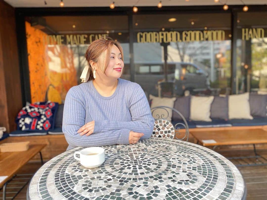桃果愛さんのインスタグラム写真 - (桃果愛Instagram)「🤍﻿ ﻿ #psootd﻿ ﻿ #Ranan @ranan_official ﻿ ﻿ #Alinoma @alinoma_official さんで﻿ 購入したニットワンピのセットアップがお気に入りすぎて ヘビロテ中。﻿ ﻿ くすみブルーが個人的に今季好き❤︎﻿ ﻿ YouTubeにも着用動画出してみたよ〜🍑 他のコーデも合わせて1週間コーデを紹介しているので ぜひ観てね💋﻿ ﻿ 既にクローゼットがパステルカラー💛🧡💖💜💙で カラフル！ ﻿ 春が待ち遠しい🌸😌﻿ ﻿ ﻿ ﻿ ﻿ ﻿ #自分を愛してHappyに﻿ #aimomoka💋 ﻿ ﻿ ﻿ ﻿ ﻿ #ぽっちゃりコーデ #プラスサイズファッション #ぽっちゃり女子 #ぽっちゃりモデル #プラスサイズモデル #春コーデ #くすみブルー #くすみカラーコーデ #カフェ好き #渋谷カフェ #仕事帰り #寄り道カフェ ﻿ #plussizefashion #plussizewomen #plussizemodel #plussizejapan #bodypositivity #bopo」2月22日 23時41分 - ai_momoka.plussizemodel