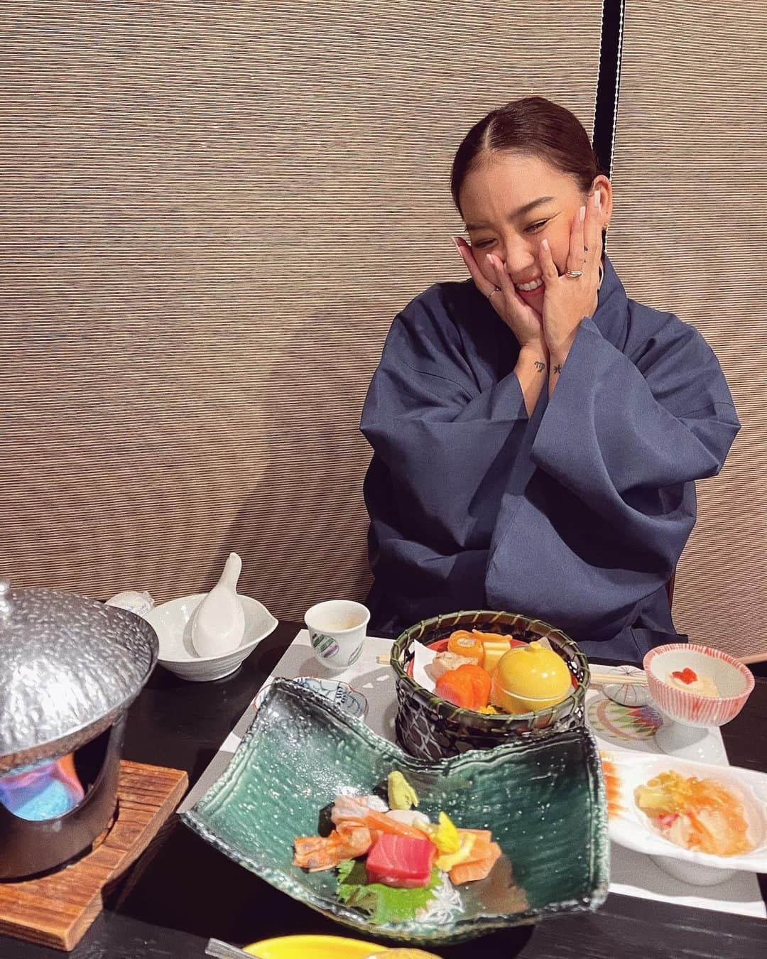 菅又菜摘（ナツ）さんのインスタグラム写真 - (菅又菜摘（ナツ）Instagram)「結婚1周年🥂 素敵なお宿からサプライズシャンパン頂き ほろ酔い🥰温泉幸せ過ぎた🥺💓 いつもありがとう🧔🏾らぶ #1stweddinganniversary #222 #weddinganniversary  #結婚記念日 #結婚1周年」2月22日 23時52分 - kogenatsu920