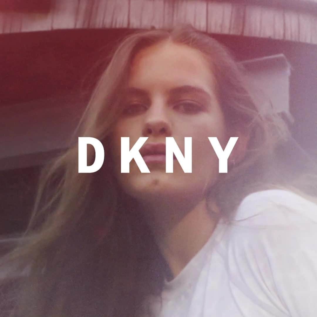 DKNYのインスタグラム：「A spring-ready state of mind: introducing the new #DKNY Spring 2021 collection. Explore now on DKNY.com. #DKNYSTATEOFMIND」