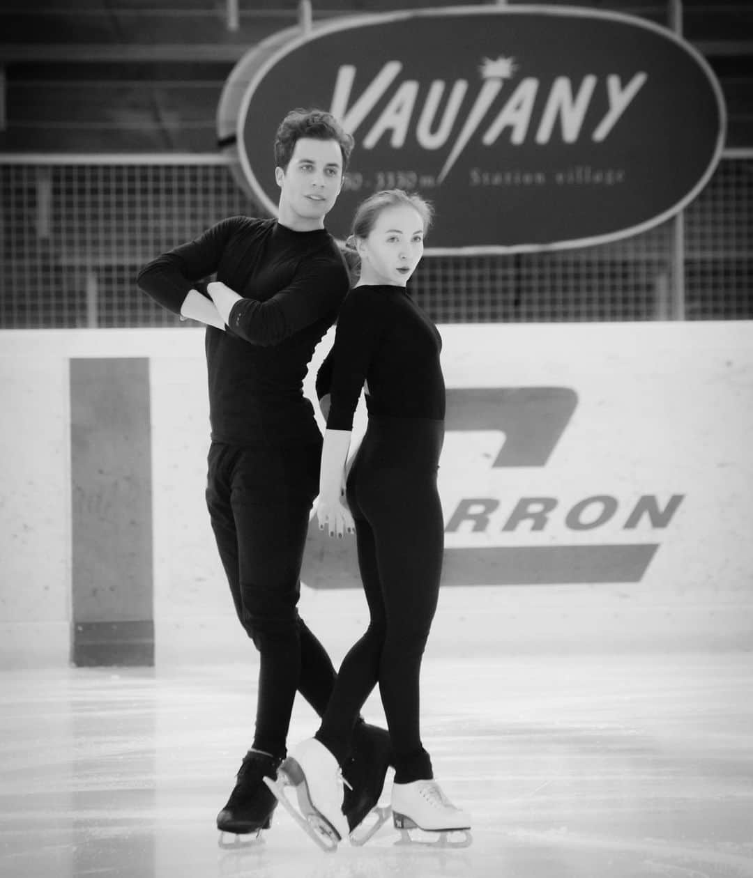 ルイ・トーロンのインスタグラム：「Retour en image du Championnat de France Élite ! 📸: @obrajon  #patinage #patinageartistique  #patinagemagazine #figureskating #iceskating #фигурноекатание #フィギュアスケート #isu #ffsg #patinajeartístico」