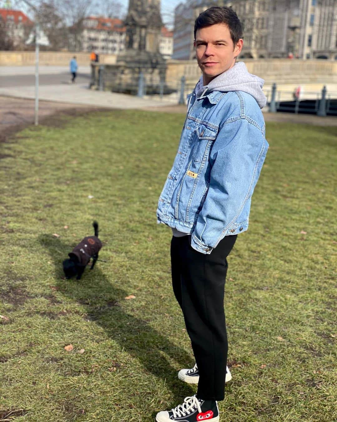 ゲオルク・リスティングさんのインスタグラム写真 - (ゲオルク・リスティングInstagram)「2 years in Berlin and still feeling like a tourist... #loveberlin #tourist #home #spring #buddytime」2月23日 0時20分 - georglisting