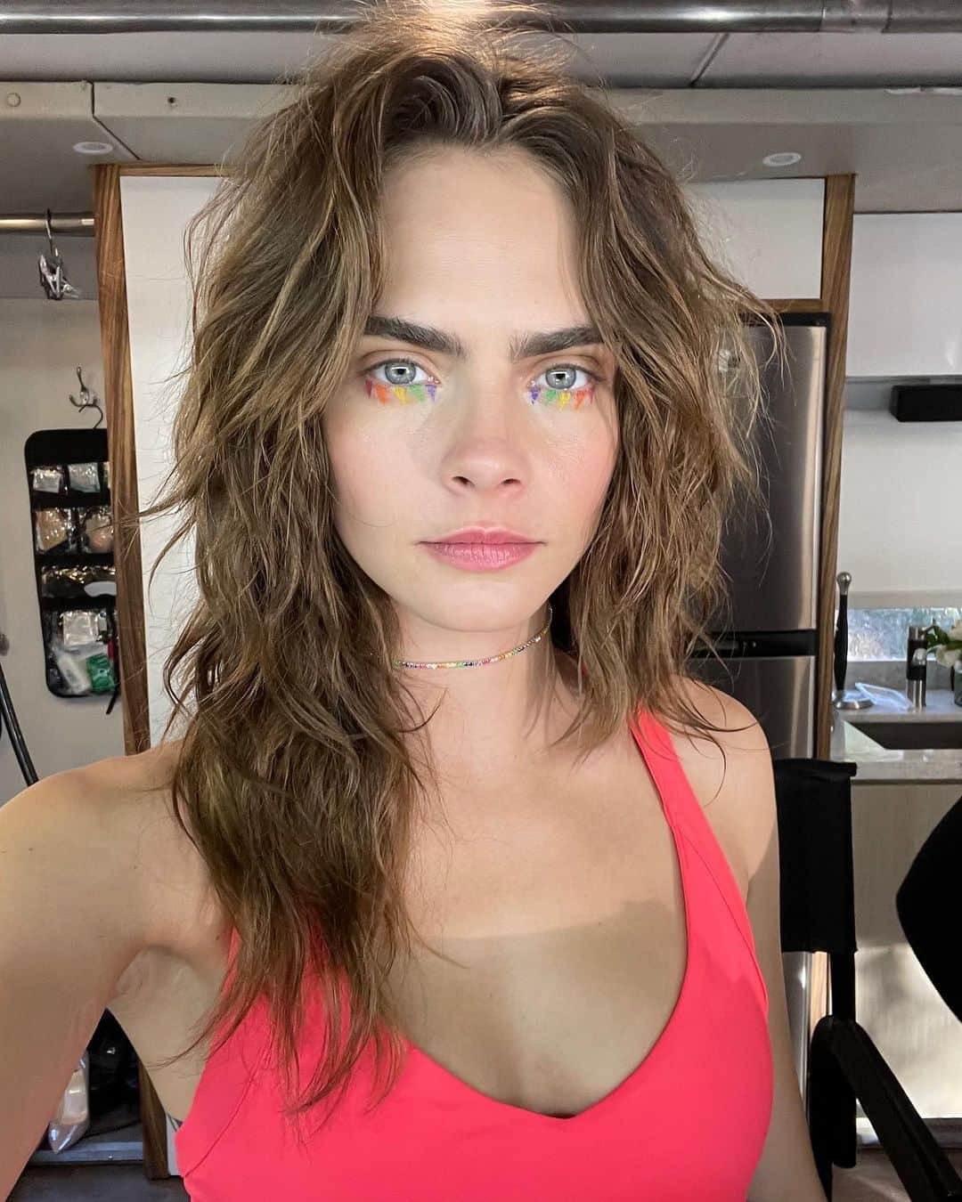 カーラ・デルヴィーニュのインスタグラム：「Blondes have more fun, but brunettes...」
