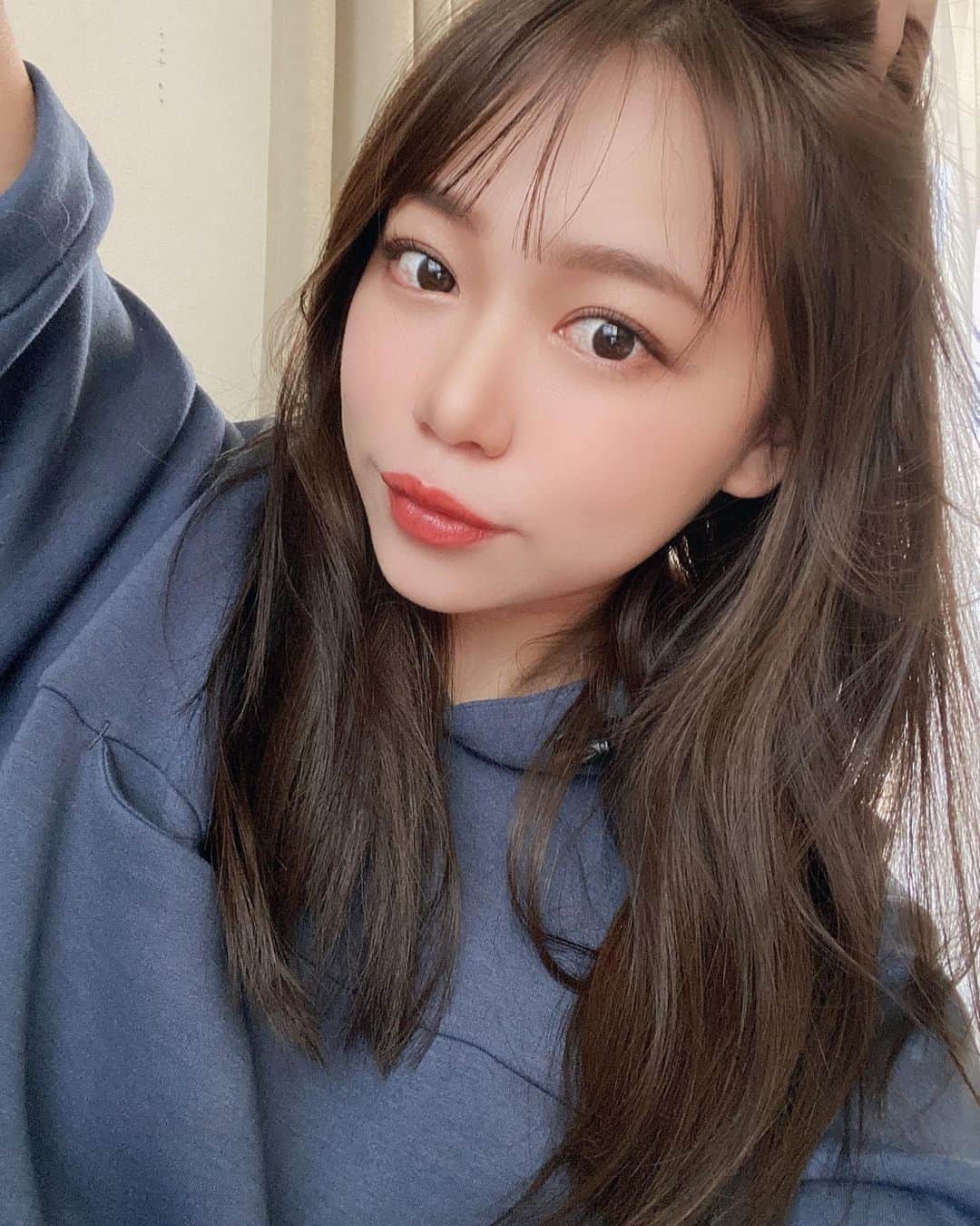 のインスタグラム：「おうちのいらない物をおもいきって捨ててシンプルな暮らしにしていこう☺️🌱 わたし自身もナチュラルに！メイクもファッションもシンプルな気分♪  #youtube #youtuber  #vlog #vlogger」