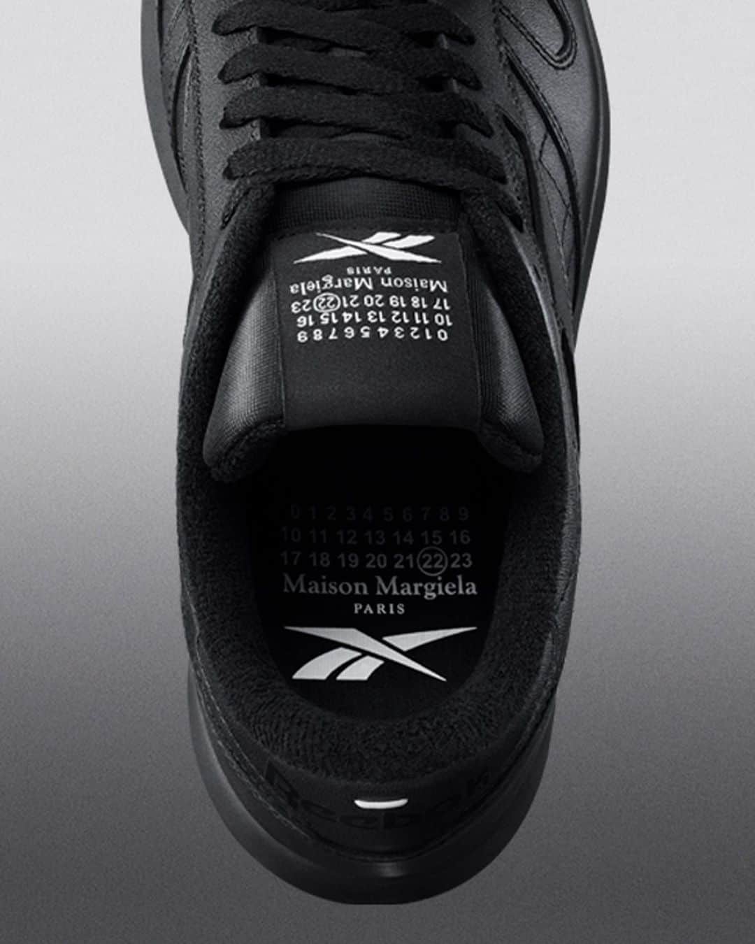 エルエヌシーシーのインスタグラム：「Are your toes ready? Launching this Friday on LN-CC, Maison Margiela and Reebok unite once again to release the Classic Leather Tabi in white and black.  @maisonmargiela @reebok  #MaisonMargielaxReebok #comingsoon」