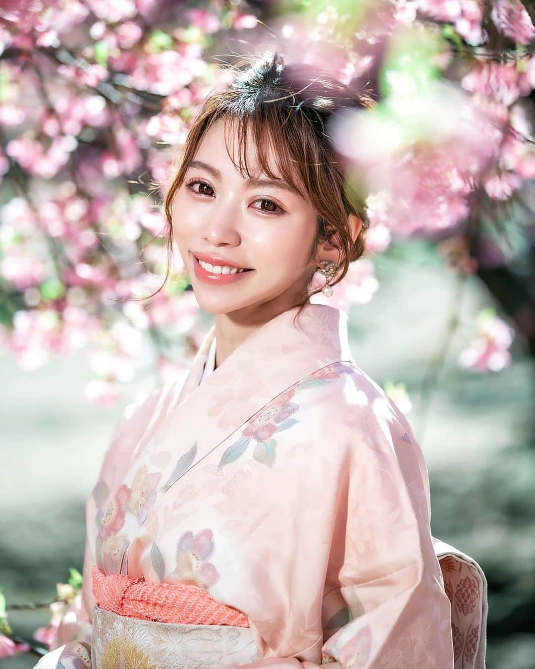雨宮めるさんのインスタグラム写真 - (雨宮めるInstagram)「. Kawazu cherry blossoms in Yoyogi Park  河津桜は他の桜より早く咲くから今が満開の季節🌸  #cherryblossom #yoyogipark #portrait #portraitphotography #portraitmodel #kimonogirl #kimonofashion #kimono #japanesekimono #japaneseclothes #japanesegirl #spring #springhascome #河津桜 #桜撮影 #代々木公園 #ポートレート #ポートレートモデル #ポートレート撮影 #着物撮影 #着物ヘア #着物女子 #着物コーデ #着物ヘアアレンジ #ロケ撮影 #ファインダー越しの私の世界 #カメラ好きな人と繋がりたい #カメラ好き #撮影モデル #着物モデル」2月23日 0時48分 - amamiya_melty