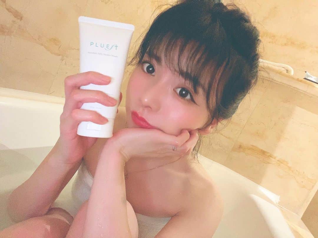 まんまるとまとのインスタグラム：「bath Time🛀 ・ お風呂入ってる時が 1番幸せだなぁ☺︎☺︎ ・ 毎日の洗顔 2ヶ月前くらいからずっとこれ @pluest_official  泡立てなくていいし 朝急いでても楽ちん☁️♡ ・ ・ ・ ・ #洗顔料 #美容 #スキンケア  #プルエスト #pluest #マンナンジェリーハイドロウォッシュ  #乾燥肌 #敏感肌 #保湿 #絶対領域 #量産型 #オタク #毛穴ケア #エステ #入浴 #おなか #くびれ #むちむちボディ  #cleansing #クレンジング #インスタグラビア  #japanesegirl #gravure #idol  #cosmetics #japan #skincare  #leg #美白 #클렌징」