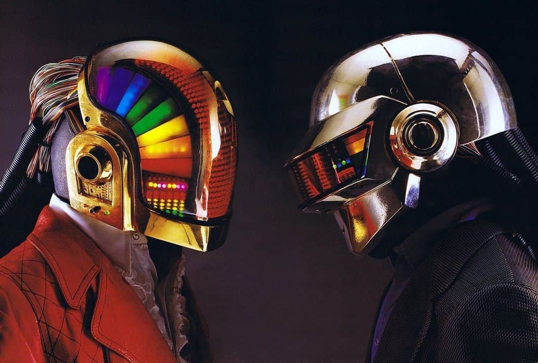 マーケス・ブラウンリーさんのインスタグラム写真 - (マーケス・ブラウンリーInstagram)「Today Daft Punk is over. 1993-2021. 28 years of incredible music. As bummed as I am that there will never be new Daft Punk music again, there’s no doubt they had an iconic run. Thanks for the music, fellas.」2月23日 0時53分 - mkbhd