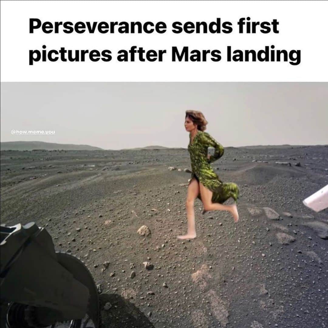 リサ・リナのインスタグラム：「🪐🚀🛸😂」