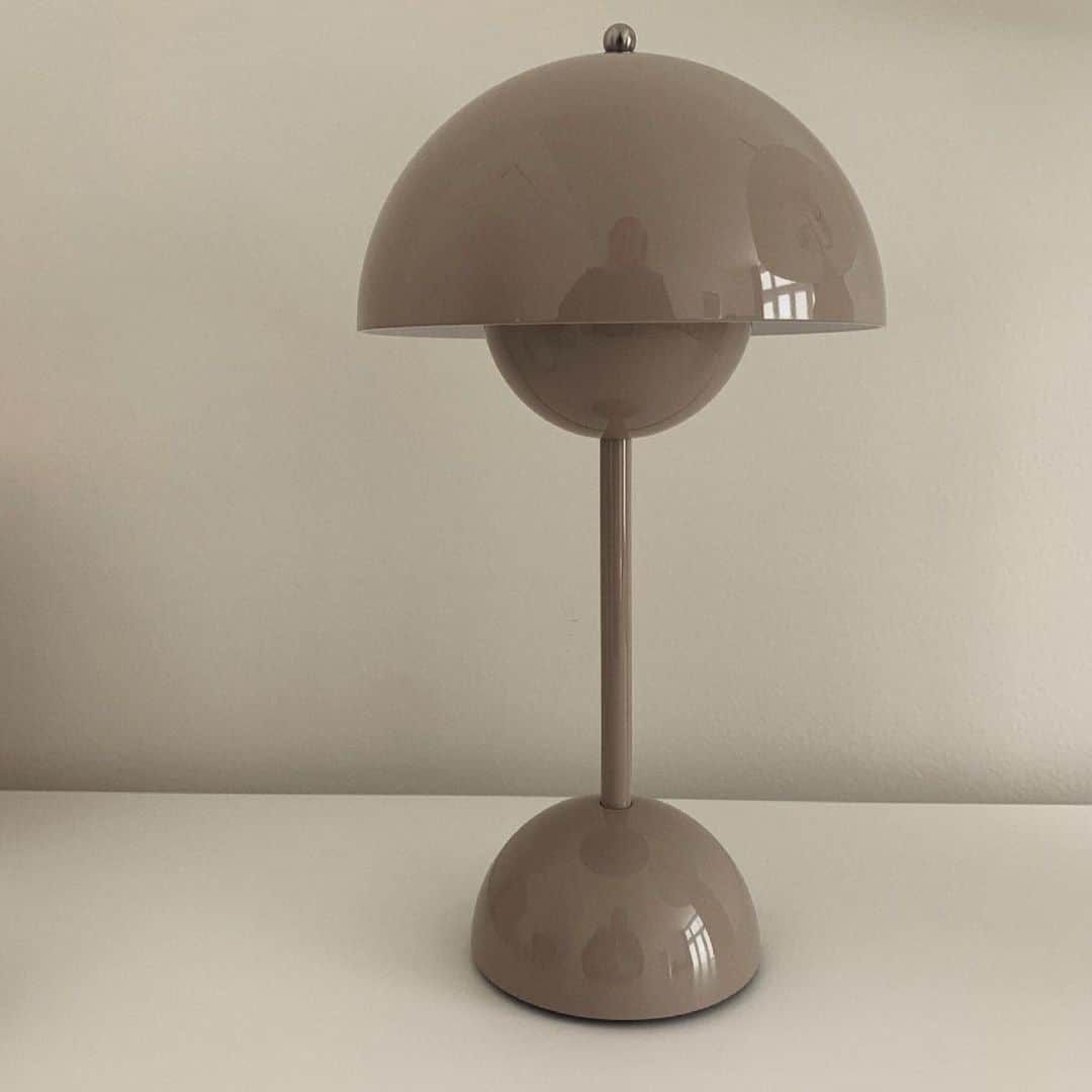 Linda Tolのインスタグラム：「FlowerPot @andtradition」