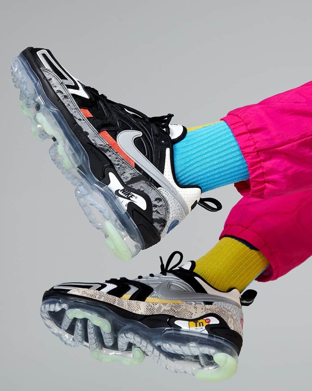 のインスタグラム：「Push it to the max. Bold prints stand out in this upcoming #Nike Vapormax Evo. Available 2/25.」
