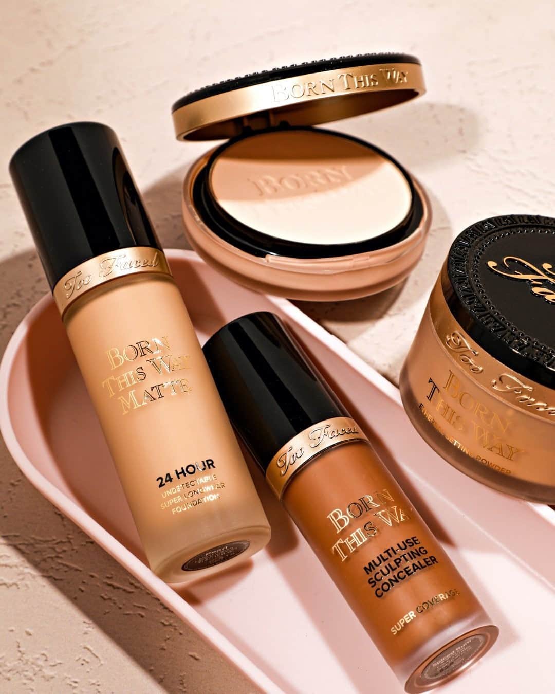Too Facedのインスタグラム：「We LOVE our Born This Way family 😍 An entire line of foundations, concealers, and powders inspired by the beauty of real skin tones! ❤️#tfbornthisway #toofaced」