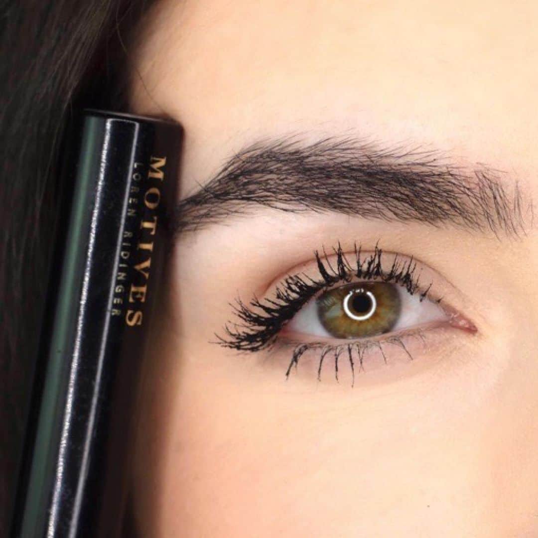 Motives Cosmeticsのインスタグラム：「Slide to see the before and for a special announcement. 👀 You can see why our Fiber Lush Mascara is a fan fave! 🖤  Join us live on Facebook this Wednesday to connect with Motives Beauty Advisors, @halabeauty2012 and @renee.wadsworth to learn their tips and tricks all about lashes 💋 Shop all mascaras and lash tools at the link in bio.」