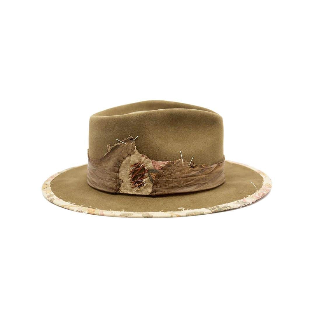Nick Fouquetのインスタグラム：「Case # 1561 ▫️ This experiment of using mixed media fabrics as bands and overlays and underlays provide a textured and unique approach to design. Whiskey colored felt mixed with French linen and patina on borello leather  makes it deconstructed chic.」