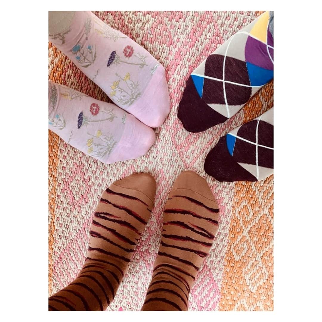 マッタのインスタグラム：「Today’s the last day to shop our Sock Sale  💛🧦💛 Shop online and use code:  TOASTY at checkout for 25% off!  ~ link in bio for more ~  *All sales final. Ends today at midnight EST.」