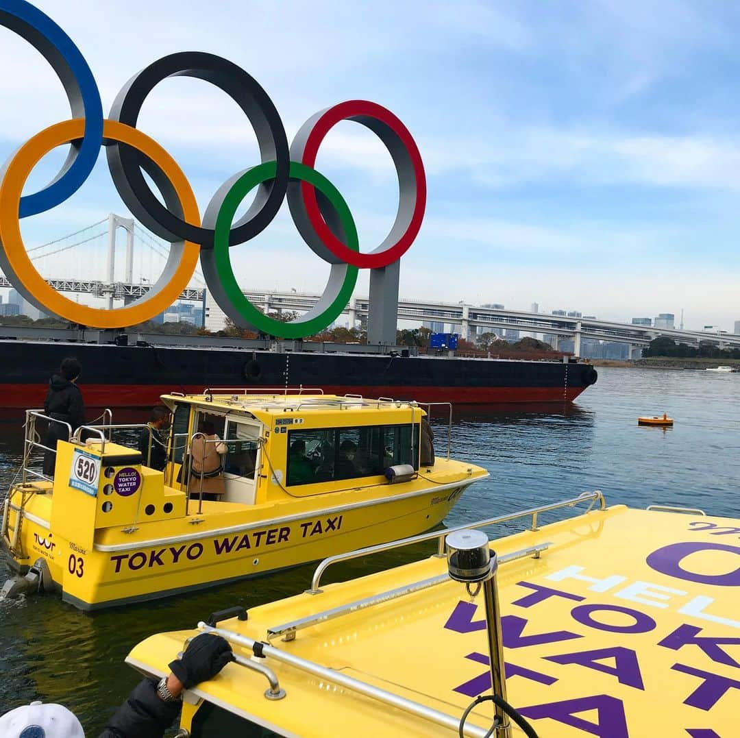 TOKYO WATER TAXIさんのインスタグラム写真 - (TOKYO WATER TAXIInstagram)「複数隻をチャーターして 東京の水路を探検。  広い空。気持ち良い風と開放感！ 水辺なら自由✨😊  #tokyo #watertaxi #tokyowatertaxi  #オープンエア #レジャー」2月23日 1時39分 - tokyowatertaxi