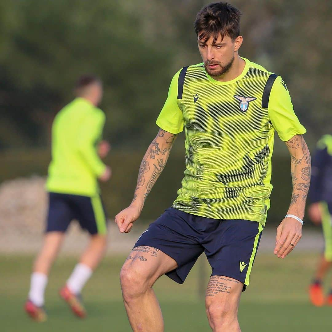 SSラツィオさんのインスタグラム写真 - (SSラツィオInstagram)「🔥 Last training session before #LazioBayern!  #UCL #CMonEagles 🦅」2月23日 1時42分 - official_sslazio