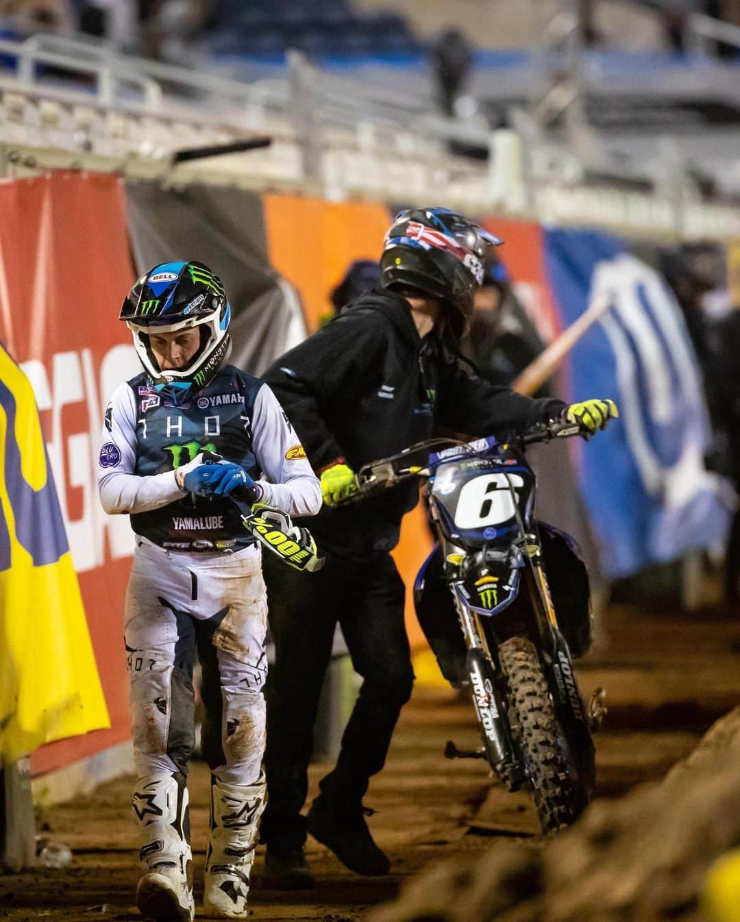 Racer X Onlineさんのインスタグラム写真 - (Racer X OnlineInstagram)「Find injury updates on AC, the Martin brothers, Smith, Cantrell, Enticknap, Brown, Starling, and more now on @RacerXOnline 🤕 Link in bio」2月23日 1時56分 - racerxonline
