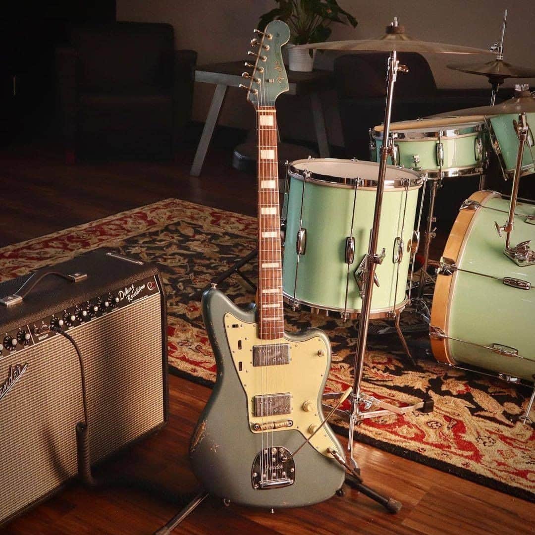 Fender Guitarさんのインスタグラム写真 - (Fender GuitarInstagram)「"Something old, something new...This Blue Ice Metallic Jazzmaster features 7-1/4” radius, vintage frets on a flat lam board, but with our new CuNiFe pickups, J-bridge and Panorama vibrato tailpiece. A perfect combo of tones, functionality, playability and it looks pretty good, too! Cheers!"  Repost: @thornguitars」2月23日 2時00分 - fender