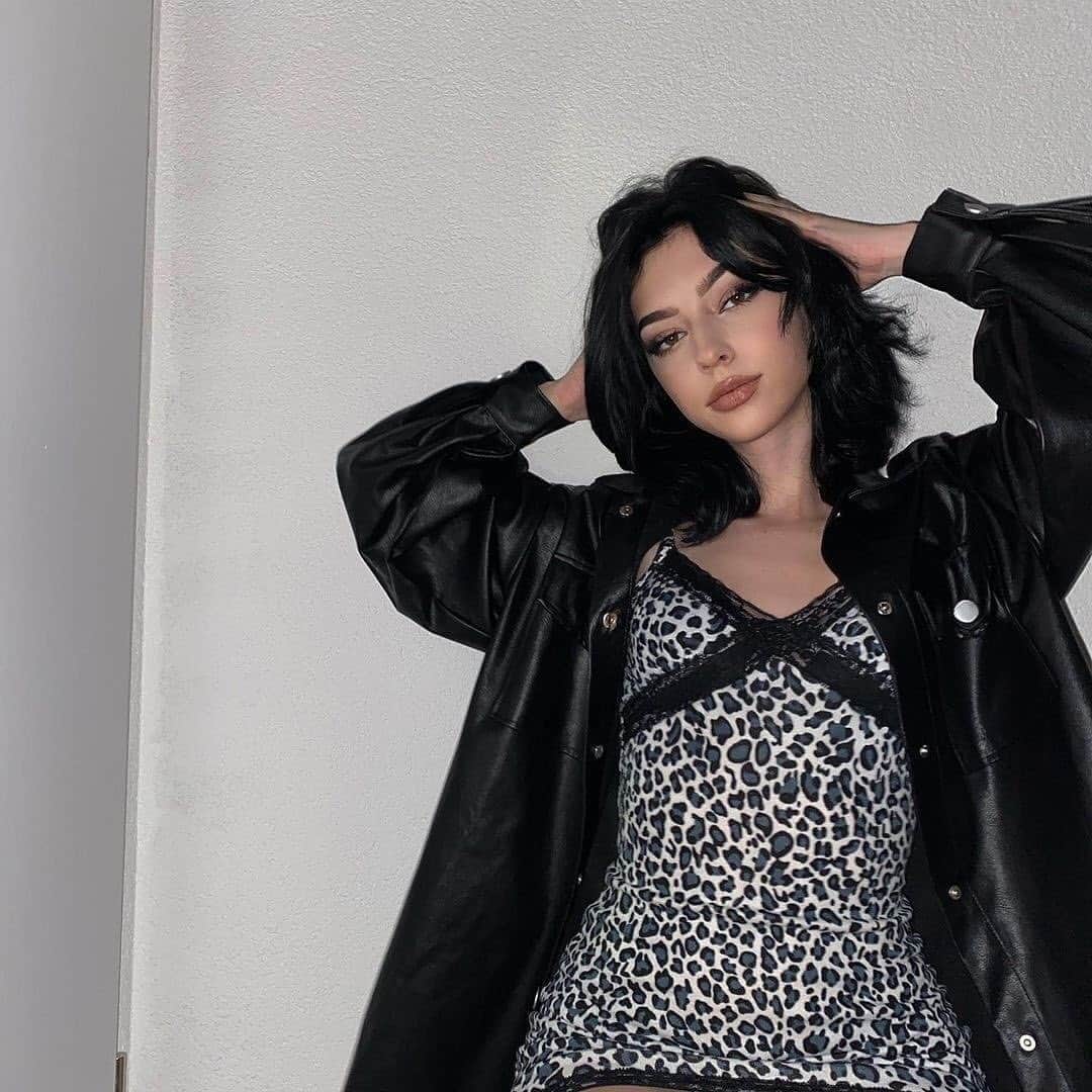 SHEINのインスタグラム：「On trend 🔥  @fhlouwn  Shop Item #: 1876063  #SHEINgals #SHEINstyle #SHEINSS21 #leopardprint」