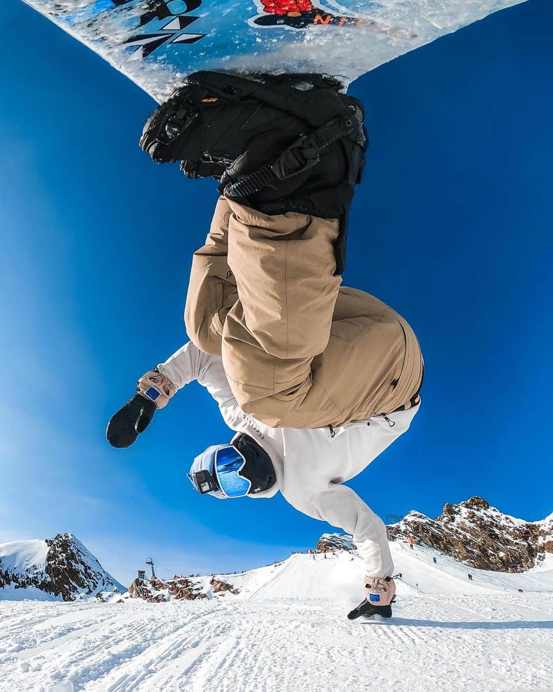 goproさんのインスタグラム写真 - (goproInstagram)「Photo of the Day: Steezy start to the week with #GoProAthlete @marcuskleveland, #GoProHERO9 Black, + Max Lens Mod 🏂 ⠀⠀⠀⠀⠀⠀⠀⠀⠀ Did you know that Max Lens Mod enables 360° Horizon Lock? 🤯 Check it out by hitting the product tag or the link in our bio 🏷  #GoPro #GoProSnow #MoreEverything #Snowboarding #Austria」2月23日 2時01分 - gopro