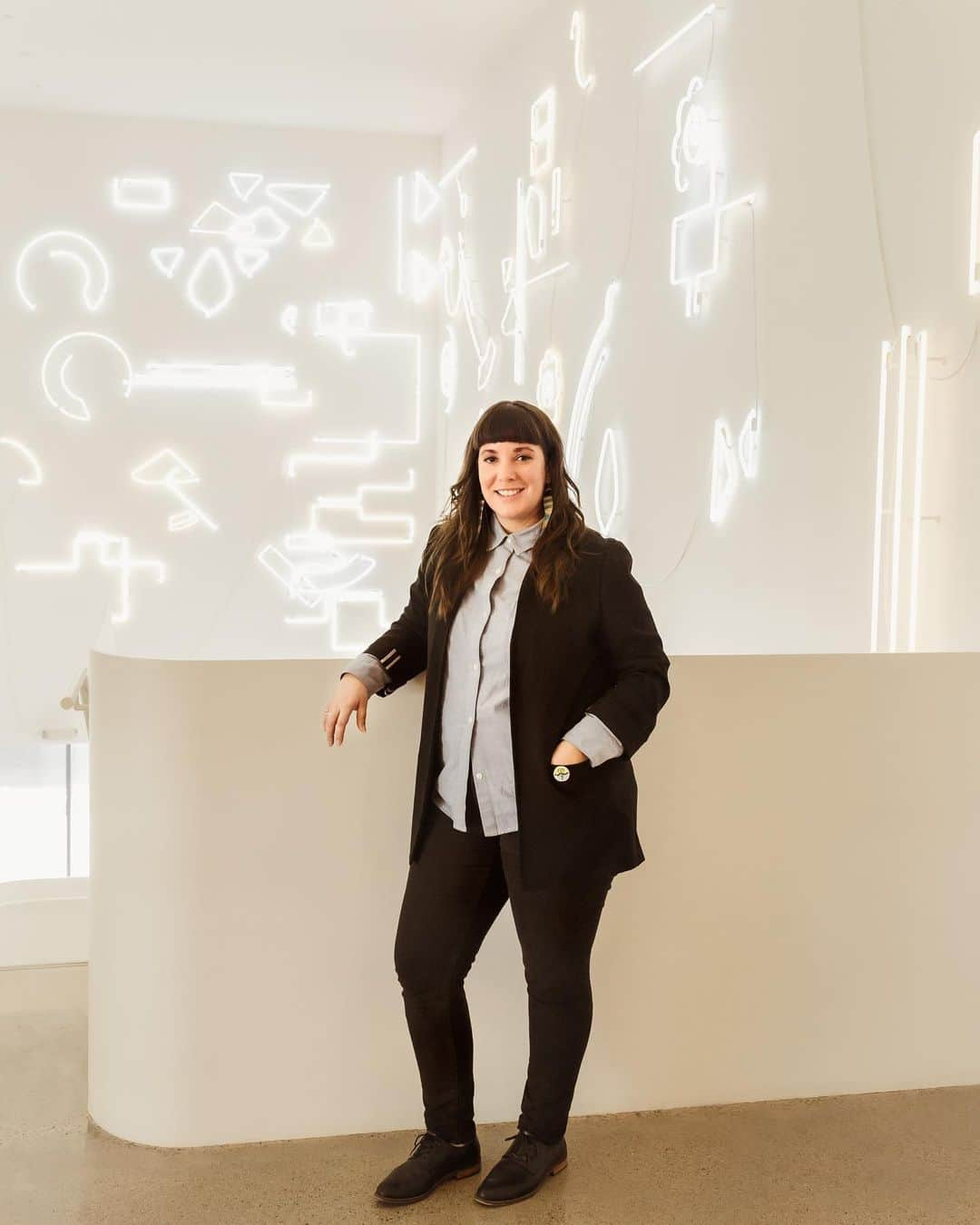 Explore Canadaさんのインスタグラム写真 - (Explore CanadaInstagram)「Get to know the people who keep our country’s heart beating strong.⁠⠀ ⁠⠀ Meet Tarah Hogue, a Métis woman and Curator (Indigenous Art) at Remai Modern in Saskatoon, Canada, located in Treaty 6 territory and the homeland of the Métis.⁠⠀ ⁠⠀ This was a huge year of change for me and not just because of the pandemic. I moved cities and changed jobs. It helped to come back to the warmth of the prairies and feels like a homecoming. ⁠⠀ ⁠⠀ Indigenous art is at the forefront of Canadian art globally. At the Remai Modern there are so many possibilities to showcase Indigenous artists and Saskatoon’s art scene is so vibrant. Along with this role and my board role at the Indigenous Curatorial Collective, I am helping to build a healthy and sustainable ecosystem for Indigenous artists to celebrate and show their work. ⁠⠀ ⁠⠀ When visitors come back, I am excited for them to experience how Indigenous art and culture is also contemporary—how the past is informing the future—and soon we will be able to bring in Indigenous artists from around the country and the world. It’s our opportunity to exchange knowledge and build relationships.⁠⠀ ⁠⠀ #CanadaNice #ForGlowingHearts⁠⠀ ⁠⠀ *Though now might not be the right time to travel, there are many meaningful ways to support businesses in your community. Start by sharing this post to spread the love, then discover more of the faces behind Canada’s tourism industry at the link in our bio.*⁠⠀ ⁠⠀ 📍: @remaimodern, @visitsaskatoon, @tourismsask⁠⠀ ⁠⠀ #Saskatooning #ExploreSask⁠⠀」2月23日 2時15分 - explorecanada