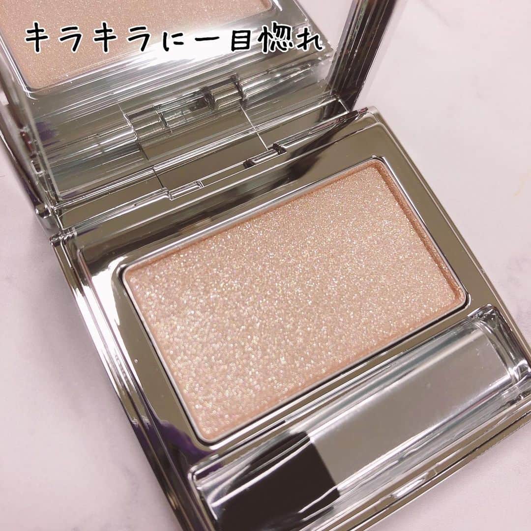 小西さやかのインスタグラム：「【キラキラに一目惚れ】 4/16発売のRMK ザ ナウナウアイズ 02 キラキラに一目惚れ！！！ 可愛すぎる(>_<) . ゴールドとシルバーとベージュっぽさが、 どんなアイシャドウにも合うので毎日使い回してます💕 #rmk#rmkアイシャドウ #デパコス#アイシャドウ#アイカラー#ラメ#パール#パールアイシャドウ#デパコスアイシャドウ#アイカラー#ルミコ#カネボウ#キラキラメイク #キラキラアイシャドウ #キラキラ女子」