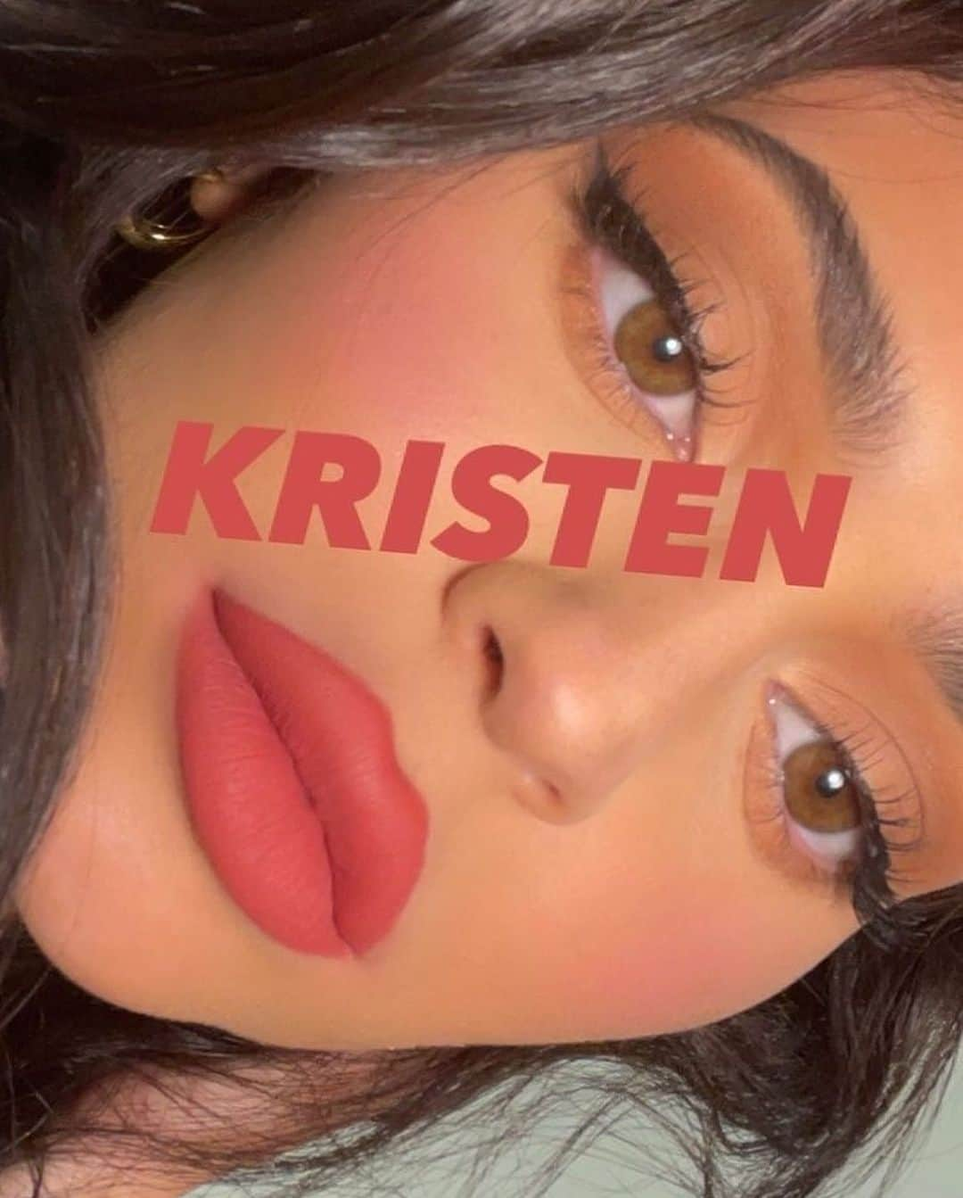 Kylie Cosmeticsさんのインスタグラム写真 - (Kylie CosmeticsInstagram)「boss bae @kyliejenner showing off her favorite lippies 💋 these shades compliment any look from your everyday makeup to full glam! grab them now on kyliecosmetics.com 💗 ⁠⁠ ⁠⁠ shades shown:⁠⁠ ✨ stuck on you high gloss ⁠⁠ ✨ @ultabeauty lip kit in the shade ulta beauty⁠⁠ ✨ bite me matte lip kit ⁠⁠ ✨ extraordinary matte lip kit ⁠⁠ ✨ kristen matte lip kit」2月23日 2時22分 - kyliecosmetics