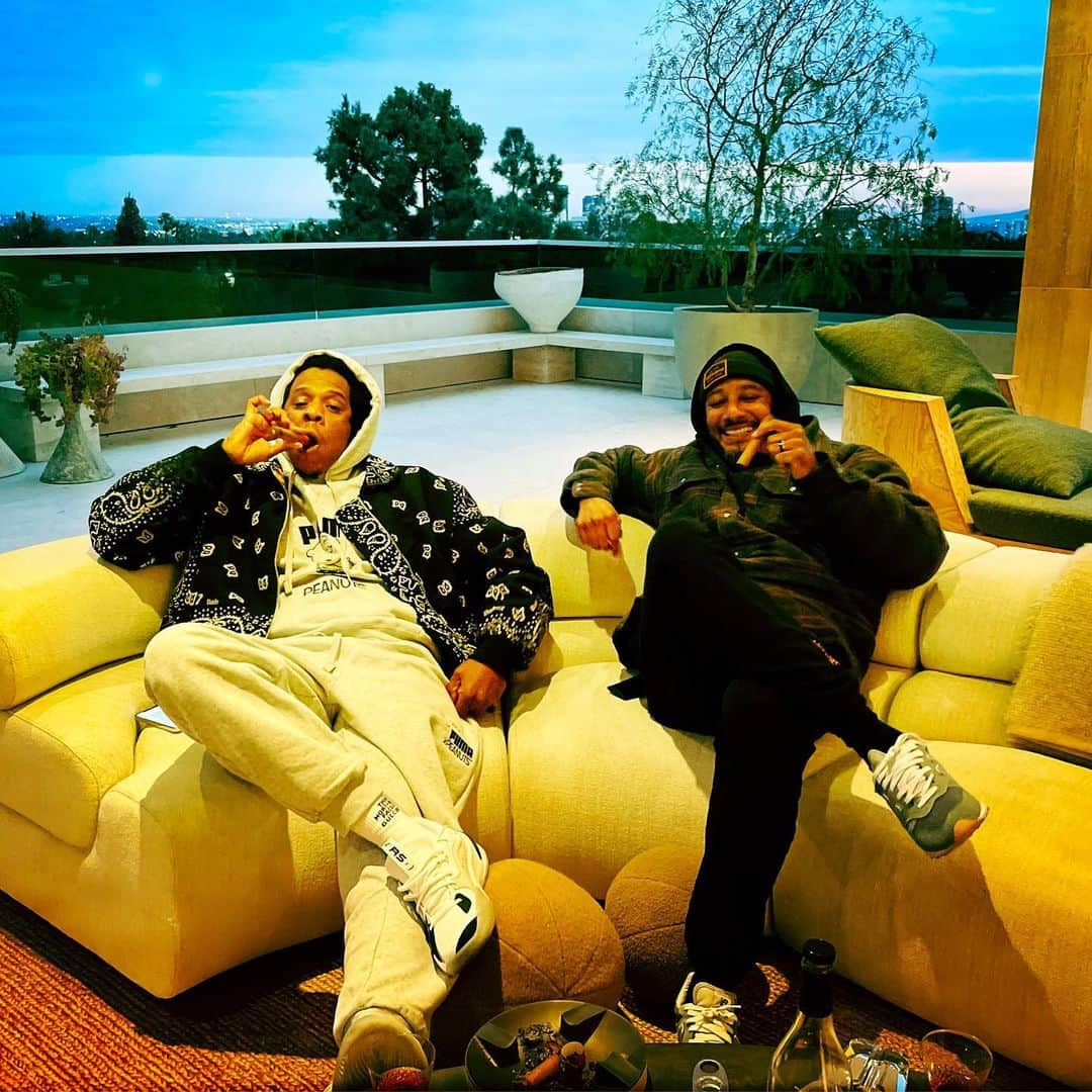 スウィズ・ビーツのインスタグラム：「Now the entire world know why we had them cigars on deck this day 😂🙌🏽 Congrats to my brother HOV aka Jigga aka S . Carter on his new LVMH / ACE deal this one is for the BIG BOOKS 🙌🏽」