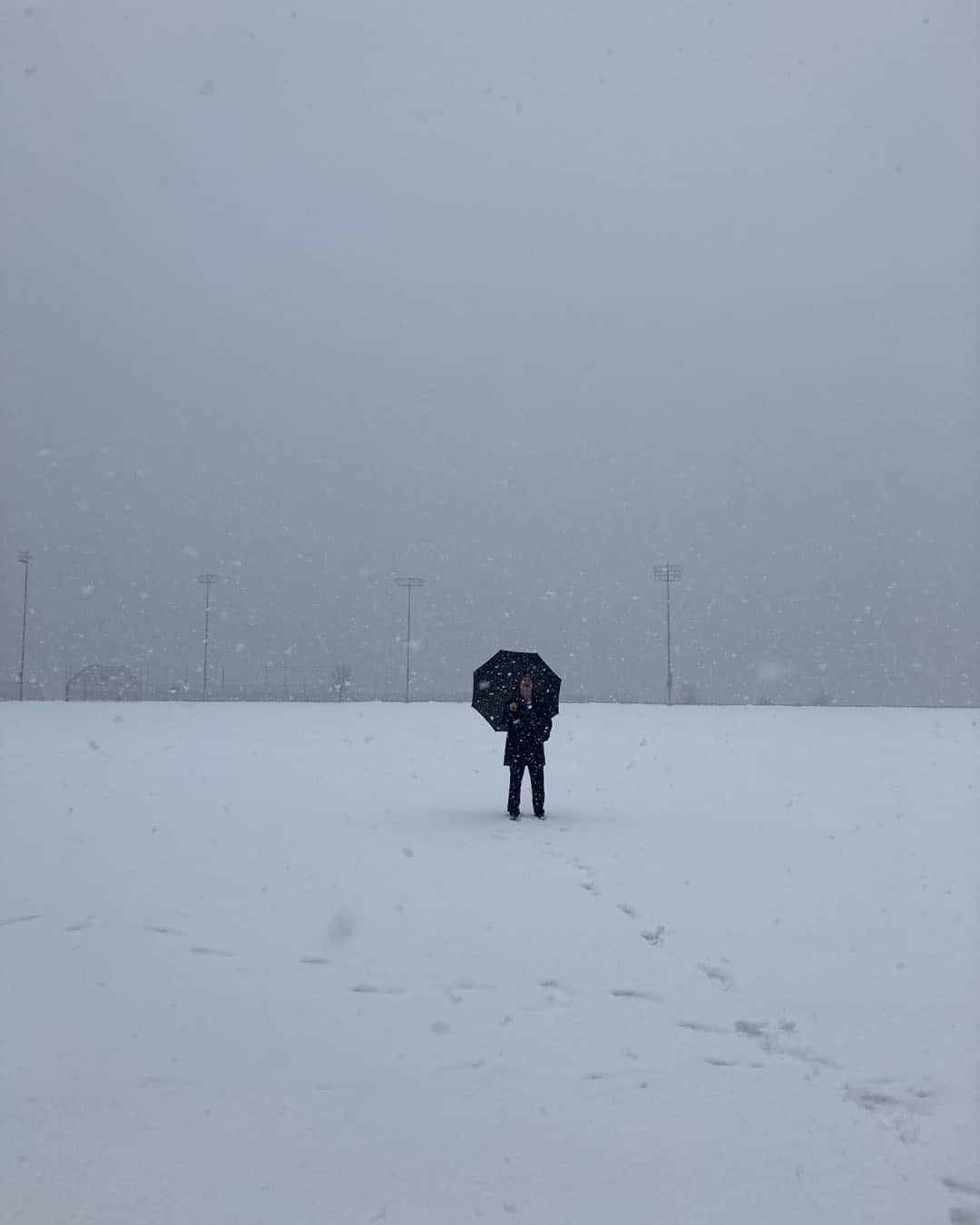 クリス・ノースさんのインスタグラム写真 - (クリス・ノースInstagram)「We’re not letting a little snow stop us from shooting The Equalizer!!」2月23日 2時33分 - chrisnothofficial