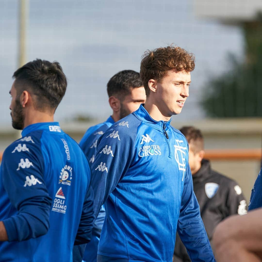 エンポリFCさんのインスタグラム写真 - (エンポリFCInstagram)「📸📸📸 Azzurri al lavoro anche nel pomeriggio al Sussidiario; domani di nuovo in campo in vista della sfida contro il Venezia」2月23日 2時34分 - empoli_fc_official