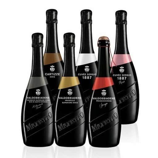 Mionetto Proseccoのインスタグラム：「La ricercata personalità delle bollicine Luxury Collection è racchiusa nella confezione degustazione.⁣ ⁣ Acquista la confezione da degustazione della Luxury Collection sul nuovo e-shop Mionetto e ricevila direttamente a casa 👉Lin in Bio 🍾 #mionettoprosecco #mionettoinsieme⁣ ⁣ Bevi Mionetto responsabilmente」